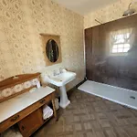 Burton Grange בורוברידג'