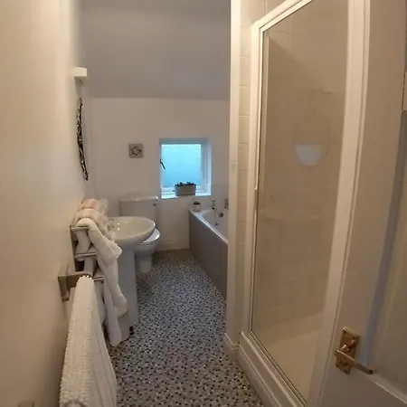 Burton Grange Farmhouse 4*